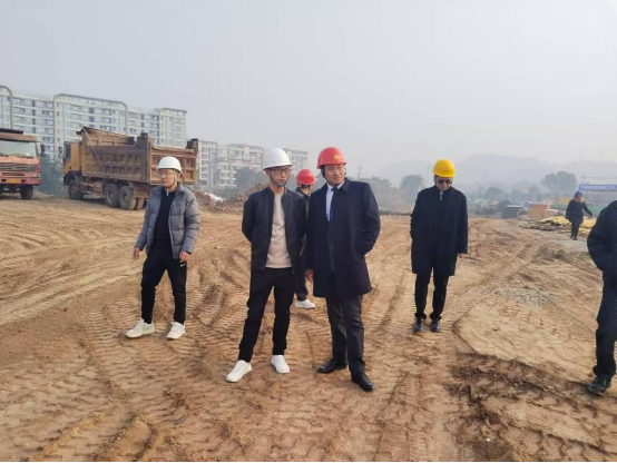 中国尊龙官方集团总经理王嘉勇带队深入公司联合 开发项目一线检查指导工作