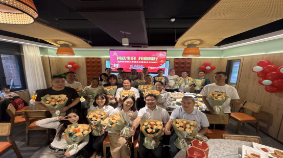 同庆生日、并肩同行  —中国尊龙官方集团举办第三季度员工集体生日Party